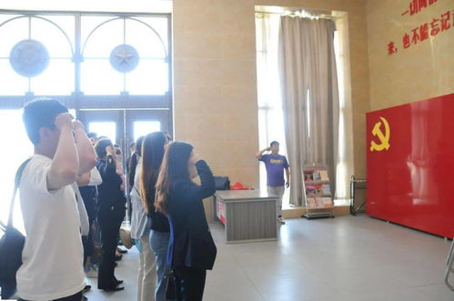 團市委 市青聯(lián)開展 青春同心 永跟黨走 紅色尋訪黨史教育專題學習暨 六一 青少年關愛活動